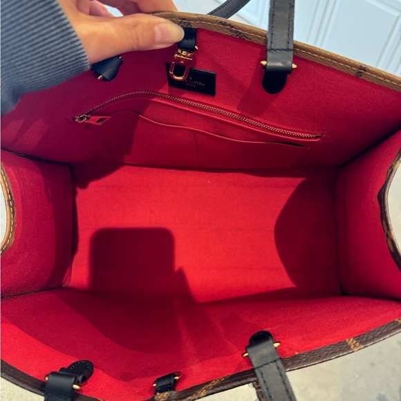 Louis Vuitton Monogram Reverse Giant OnTheGo MM - Picture 7 of 8